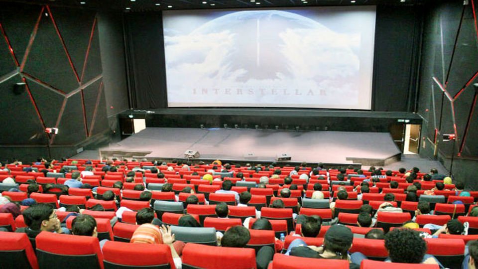 آی تیکت نیوز - اضافه شدن بالغ‌بر ۲۵۰۰ صندلی به ظرفیت سینماهای کشور در یک ماه