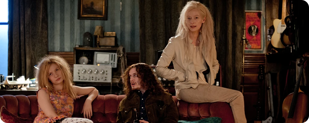 Only Lovers Left Alive (2013)